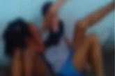 Casal “talarico” é agredido com pauladas em tribunal do crime. Vídeo