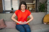 Chá anti-inflamatório regula ciclo menstrual e elimina vermes