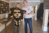 Deputada pede apuração após PM comprar quadros com rosto de Bolsonaro
