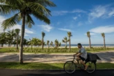 Cidade do litoral de SP tem maior ciclovia à beira-mar. Saiba qual