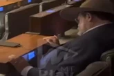 Deputado do PL é flagrado dormindo durante sessão na Câmara