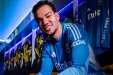 Fenerbahçe anuncia a contratação do goleiro brasileiro Ederson