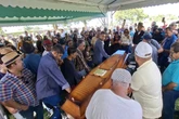 Xameguinho é homenageado em velório e sepultamento repletos de emoção