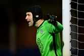Ídolo do Chelsea anuncia divórcio após 26 anos e se declara aos filhos