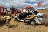 Bebê fica gravemente ferida após batida entre carro e caminhão na 070