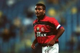 “À la Romário”: ex-jogador posta gol de Pedro e exalta atacante. Veja