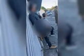 Vídeo: homem assedia mulher e se masturba em ponto de ônibus de SP