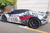 Lamborghini de MC Ryan é liberada após cantor pagar reparo de gramado