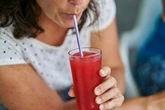 Suco rico em vitamina C controla os níveis de açúcar no sangue; veja