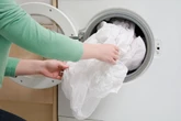 Quando trocar os lençóis? Expert revela a frequência ideal