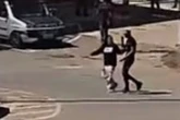 Esposa tentou salvar homem que foi esfaqueado após defender pai. Vídeo