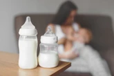 Dieta influencia na produção de leite materno? Mastologistas explicam