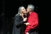 Como Caetano Veloso deu primeiro empurrão na carreira de Angela Ro Ro