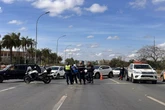 Eixo Monumental: professores em greve protestam em frente ao Buriti