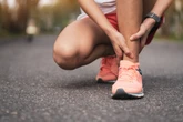Dores na canela ao correr: saiba como tratar a canelite