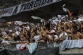 Vídeo: Santa Cruz é recebido com festa no aeroporto após acesso
