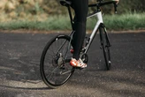 Pedalar é melhor para evitar demência do que caminhar, segundo estudo