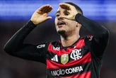 Com vantagem, Flamengo entra em campo de olho na semi da Libertadores