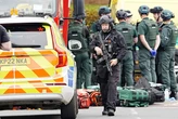 Manchester: homem esfaqueia pedestres em frente a sinagoga e é baleado