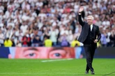É do Brasil! Ancelotti chora em despedida do Real Madrid. Veja fotos