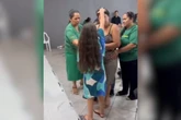 Pastora mirim repercute após tirar “demônio” de mulher: “Sai, satanás”