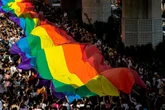 Conheça a história e como surgiu o mês do orgulho LGBTQIAPN+