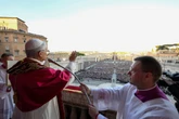 Vaticano divulga documento que oficializa Leão XIV como papa. Veja