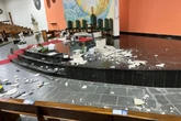 Médico é detido por arrombar porta e destruir igreja em Campinas. Veja