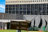 STJ: mãe que amamenta bebê na prisão terá pena reduzida