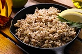 Arroz integral mais rápido: chef ensina preparo prático e saboroso
