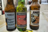 Sem origem, “pinga de piada” e cachaça com bicho têm venda livre em SP