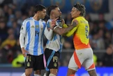 Richard Ríos e Otamendi discutem após jogo: “Você está velho”. Assista