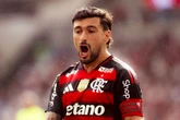 Brasileirão: Arrascaeta iguala Kaio Jorge na liderança da artilharia