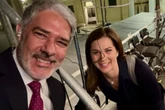 William Bonner se despede do Vaticano e pede desculpa à jornalista