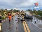 Carro pega fogo em acidente e motorista morre no DF