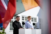 Na Dinamarca, Zelensky cobra “pressão ainda maior” sobre a Rússia