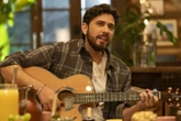 Gustavo Mioto conta se já treinou beijo técnico para ser galã da Globo