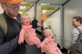 Vídeo: bebê “pede desculpas” a todos os passageiros após voo de 8h
