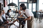 Gesto comum em restaurante indica traços profundos da personalidade