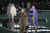 Gucci resgata estilo vintage em desfile que marca recomeço para grife