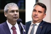 Líder do PT reage a Flávio Bolsonaro por fala sobre Moraes: “Canalha”
