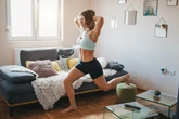Sem aparelhos, este treino de cardio queima calorias em 15 minutos