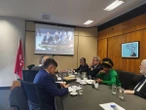 Deputados do PT assistem julgamento de Bolsonaro em telão na Câmara
