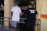 Vídeo: homem persegue ex até delegacia, briga com policial e é preso