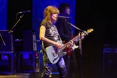 Brasilienses curtem espetáculo do Pretenders em noite memorável