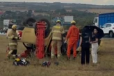 Vídeo: viatura do DER-DF derrapa em óleo na pista e capota na BR-020