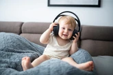 Influencer compartilha música que promete “fazer qualquer bebê sorrir”