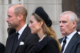 William e Kate “lideram movimento” para expulsar príncipe Andrew