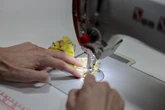 Primeiros passos na costura: MFDF abre inscrições para Carreta da Moda