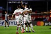 São Paulo vence e confirma vaga como líder do grupo na Libertadores